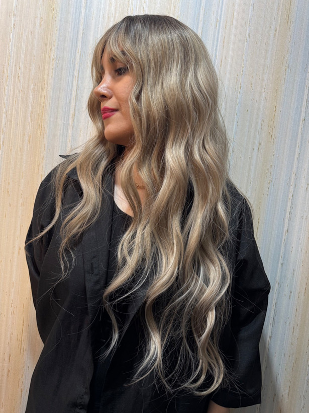 کلاهگیس زنانه بلند با فرق پوستی