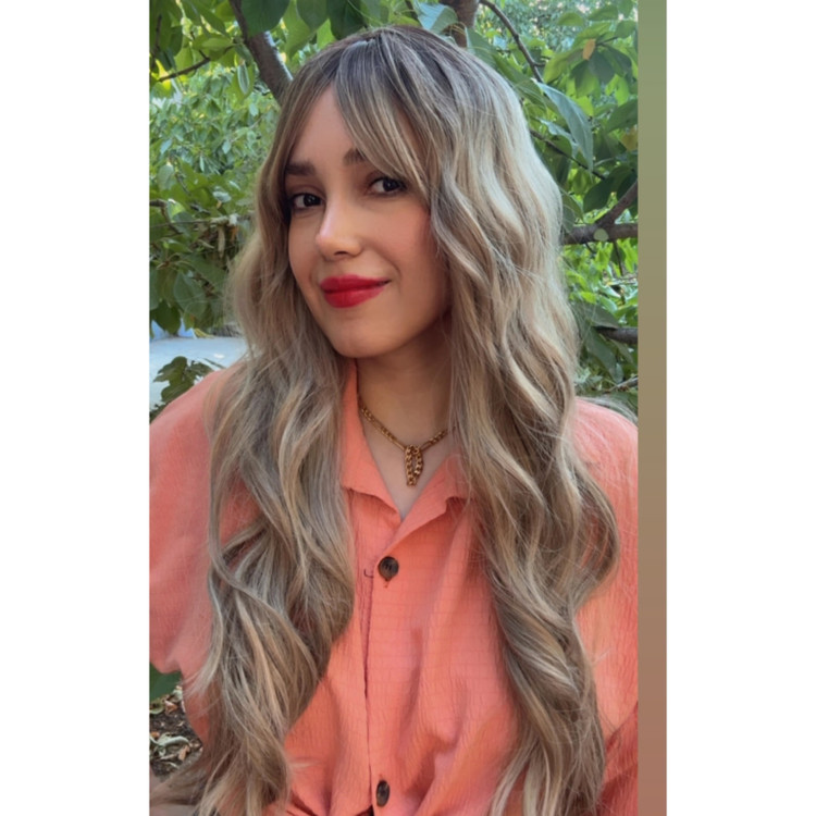 کلاهگیس زنانه بلند با فرق پوستی